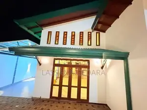 ගංවතුරට යට නොවෙනා කඩවතට ආසන්න නවීන නිවසක්-Kadawatha Brand new House Sa