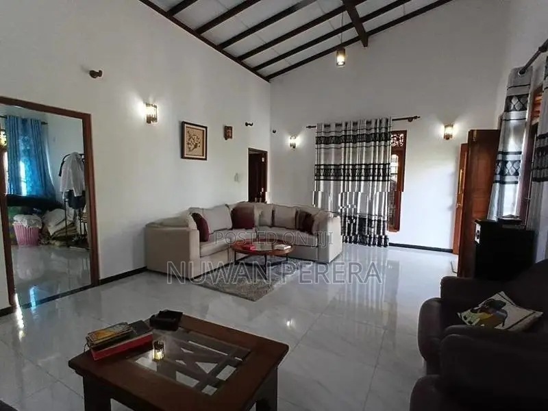 Piliyandala carpet rd facing newly build house for sale .