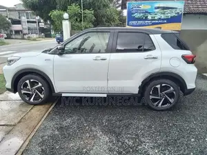 Daihatsu Rocky Hybrid Premium G 2026