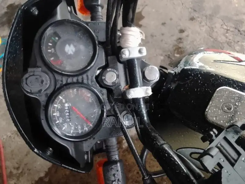 Bajaj CT100 2025