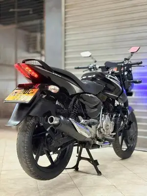 Bajaj Pulsar 150 2015