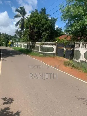 Land with House for Sale - Kadawatha