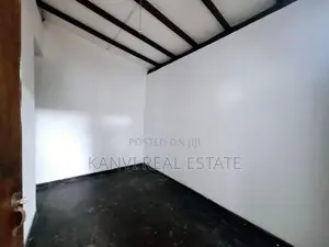 Room For Rent In Mount Lavinia temples road (Girls Only )
