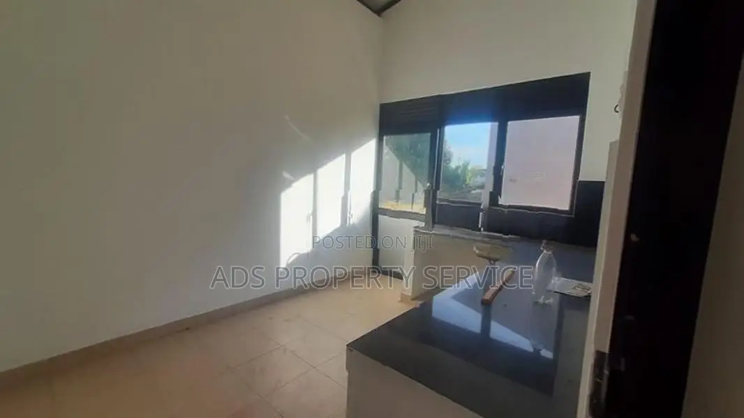 3 beds 2 baths upper floor house (near KDU) for rent in Kandawala Road