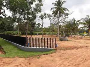 අනුරාධපුර පුත්තලම් ප්‍රධාන බස් පාරට මුහුණලා බිම්කොටස