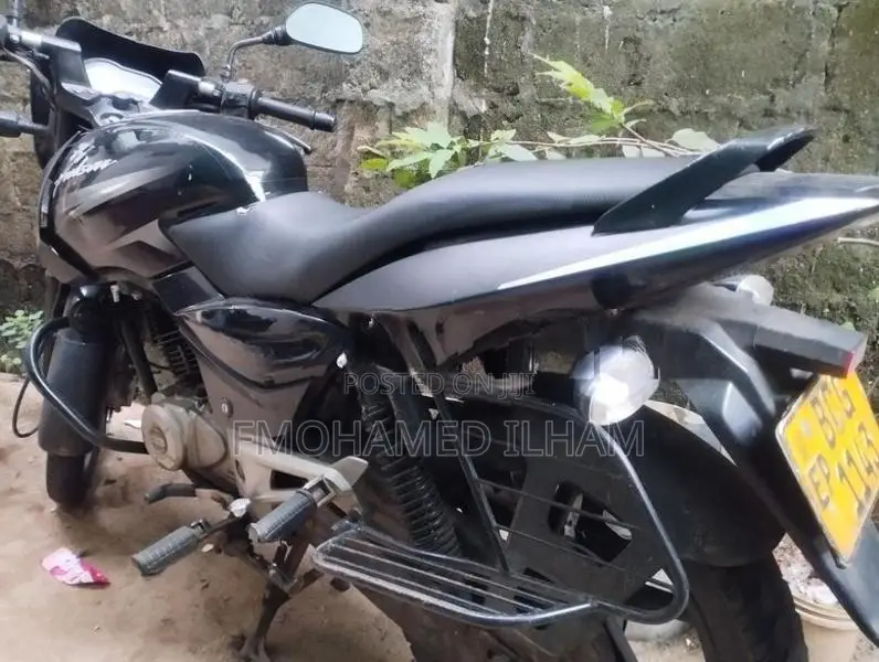 Bajaj Pulsar 150 2015