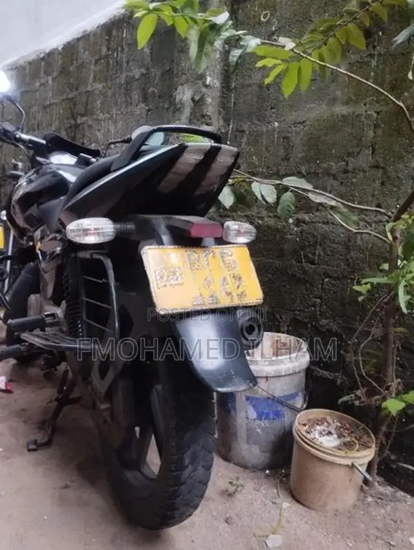 Bajaj Pulsar 150 2015
