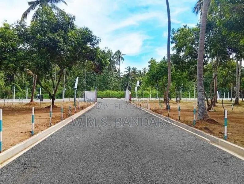 Commercial Land for Sale in Mellawagedara P1