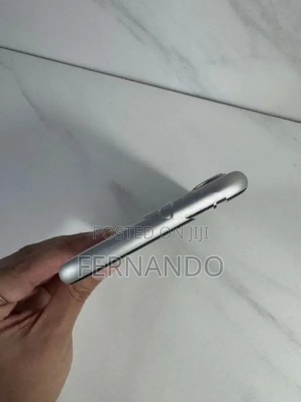 Apple iPhone 11 64GB (Used)