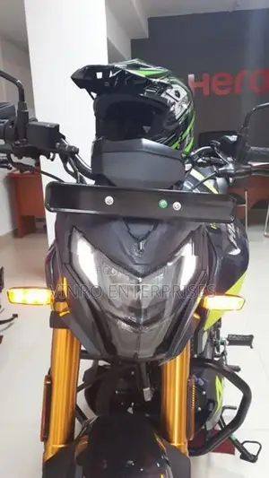 Hero Hunk 160R 4V 2026