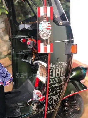 Bajaj RE 2002