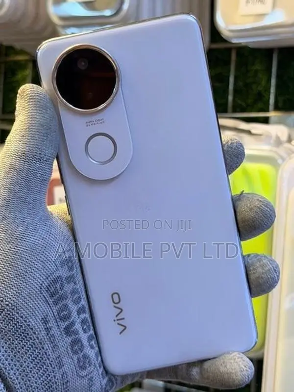 Vivo V50E 8/256GB (Used)