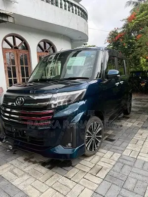 Toyota Roomy Custom G Turbo 2023