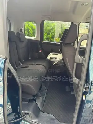 Toyota Roomy Custom G Turbo 2023