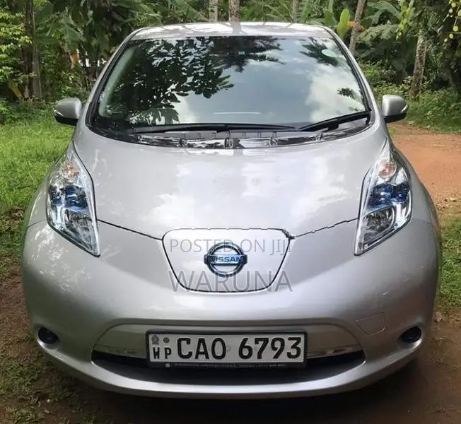 Nissan Leaf ZE0 2012