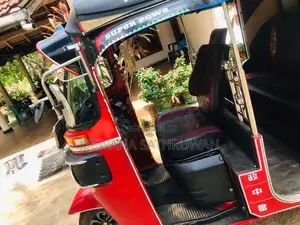 Bajaj RE 2018