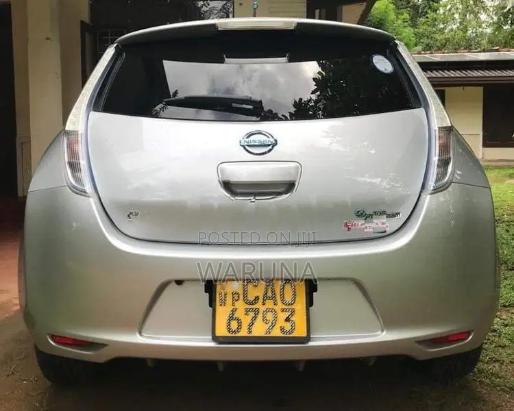 Nissan Leaf ZE0 2012