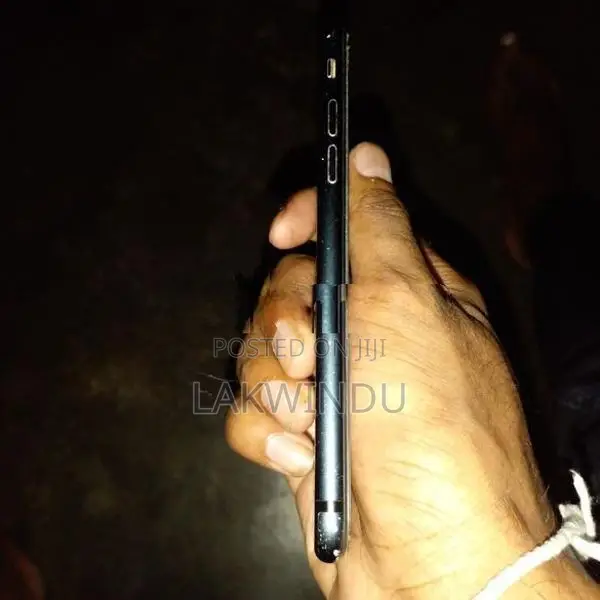 Apple iPhone 7 (Used)