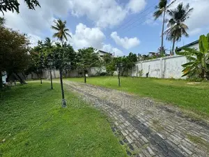 බණ්ඩාරගම නගරයෙන්ම අගනා ඉඩමක් විකිණීමට ඇත - Bandaragama