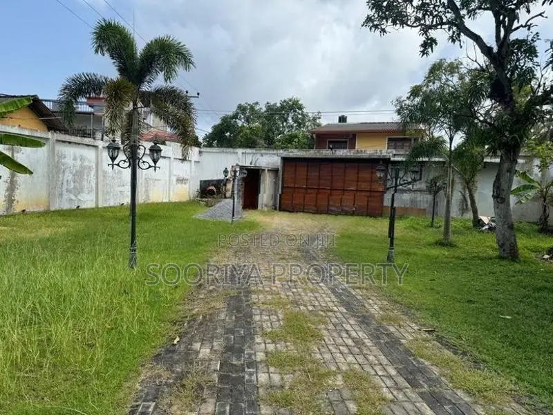බණ්ඩාරගම නගරයෙන්ම අගනා ඉඩමක් විකිණීමට ඇත - Bandaragama