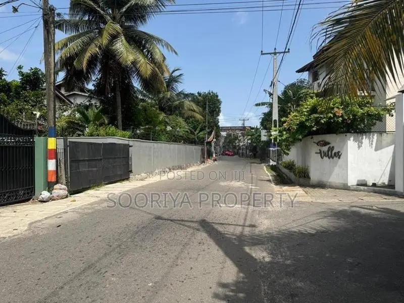 බණ්ඩාරගම නගරයෙන්ම අගනා ඉඩමක් විකිණීමට ඇත - Bandaragama