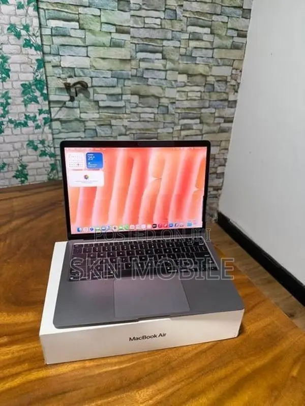 Apple M1 Air 8GB 256GB 13”