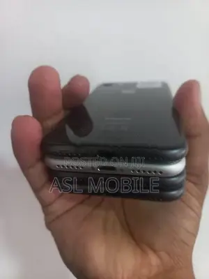 Apple iPhone 8 (Used)