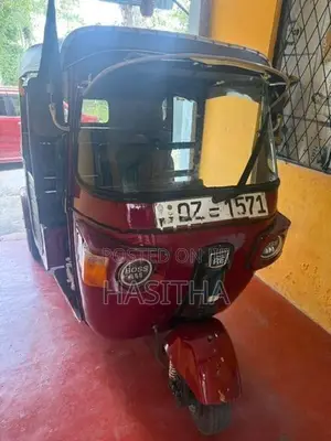 Bajaj RE 2010