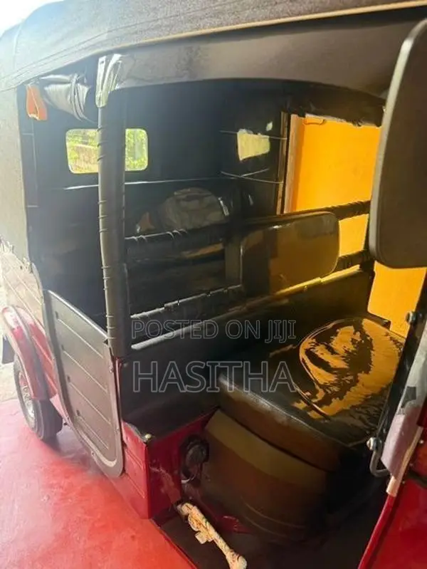 Bajaj RE 2010