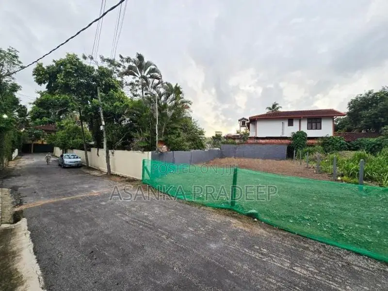 174 බස් පාරට මීටර් 75ක දුරින් පර්චස් 8ක වටිනා ඉඩම පැලවත්තෙන් විකිනීමට