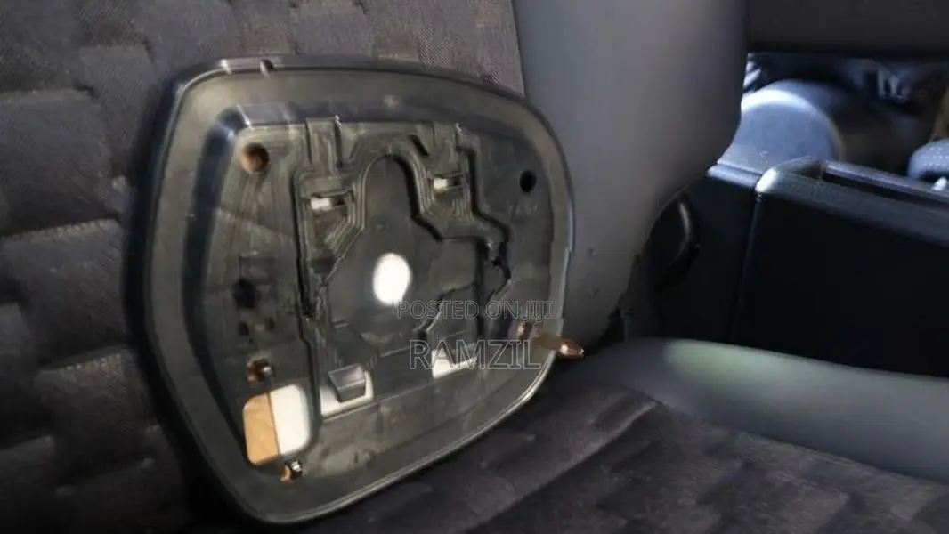 2018 Toyota KDH side mirror