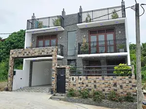 Modern Designed Luxury Three Storey House for Sale in Kahathuduwa