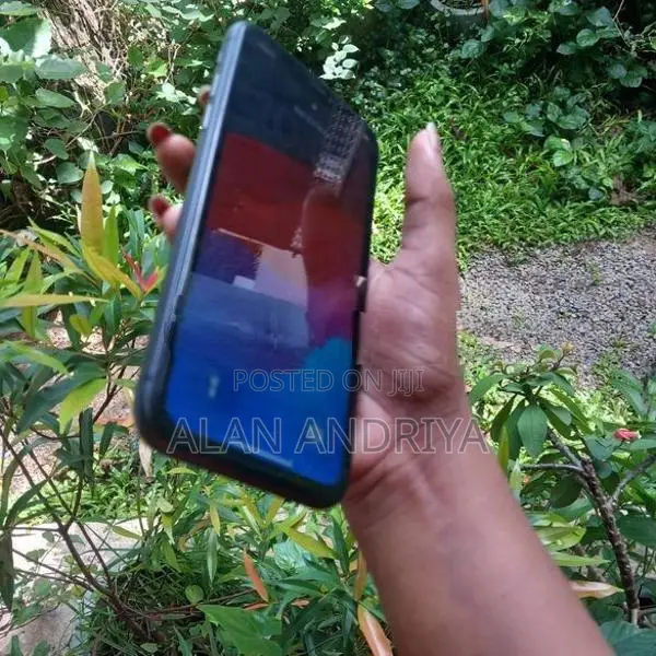 Apple iPhone 11 (Used)