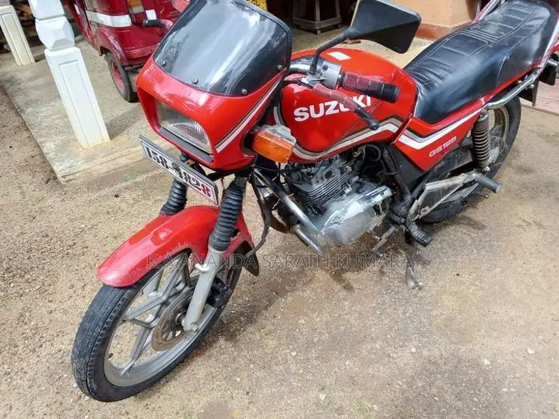 Suzuki GS 125 1999