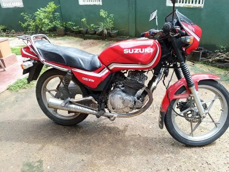 Suzuki GS 125 1999