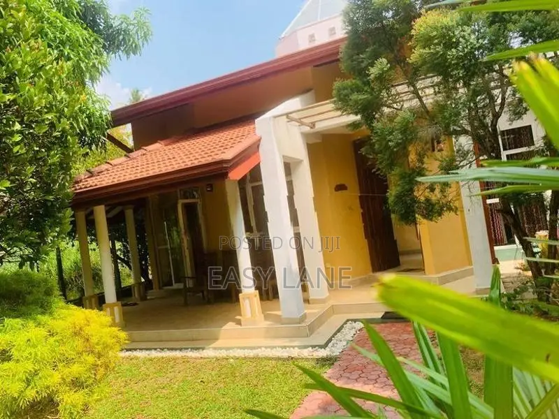 Kurunegala ගෘහ භාණ්ඩ ‎සමග අංගසම්පූර්ණ නිවසක්