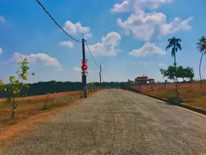අළුත්ගමින් අගනා බිම්කොටස්