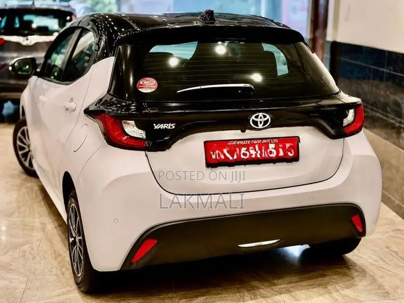 Toyota Yaris Two-Tone LTD 2023