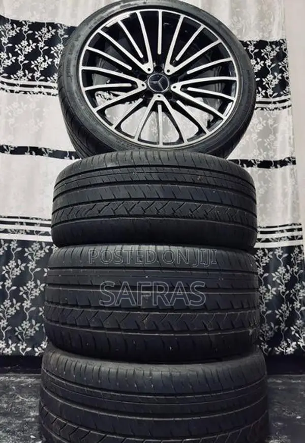 Mercedes-Benz Alloy Wheels with Tyres 245/40ZR19