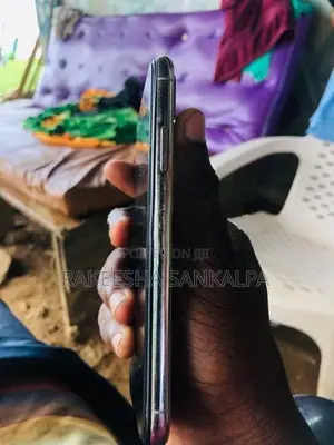 Apple iPhone XS (Used)