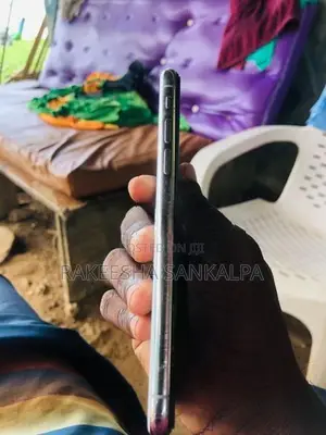 Apple iPhone XS (Used)