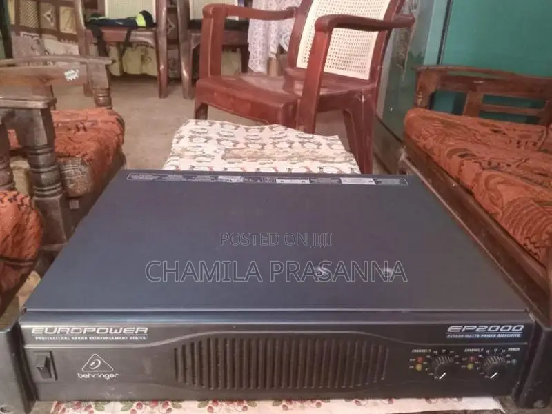 2000 W බෙරින්ජර් ඇම්ප්
