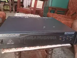 2000 W බෙරින්ජර් ඇම්ප්