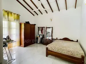 පිළියන්දල නගරය අංගසම්පූර්ණ දෙමහල් නිවසක්