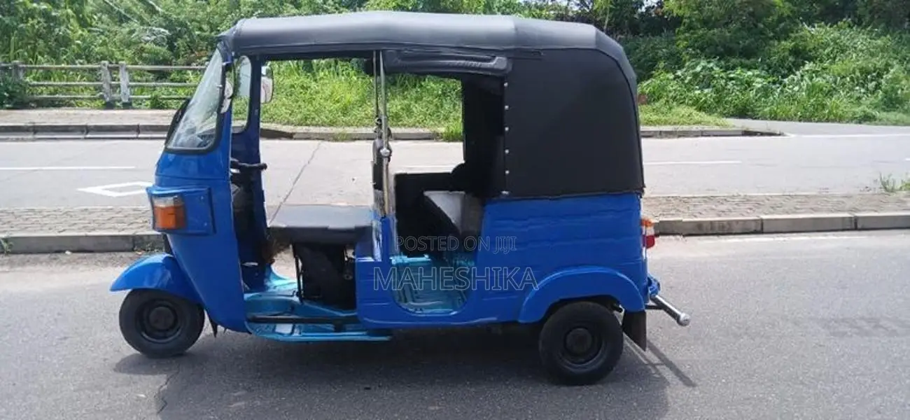 Bajaj RE 2011