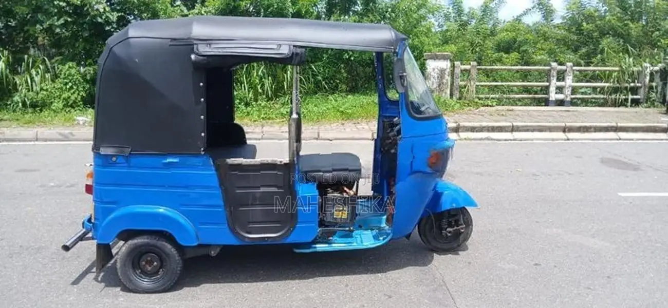 Bajaj RE 2011