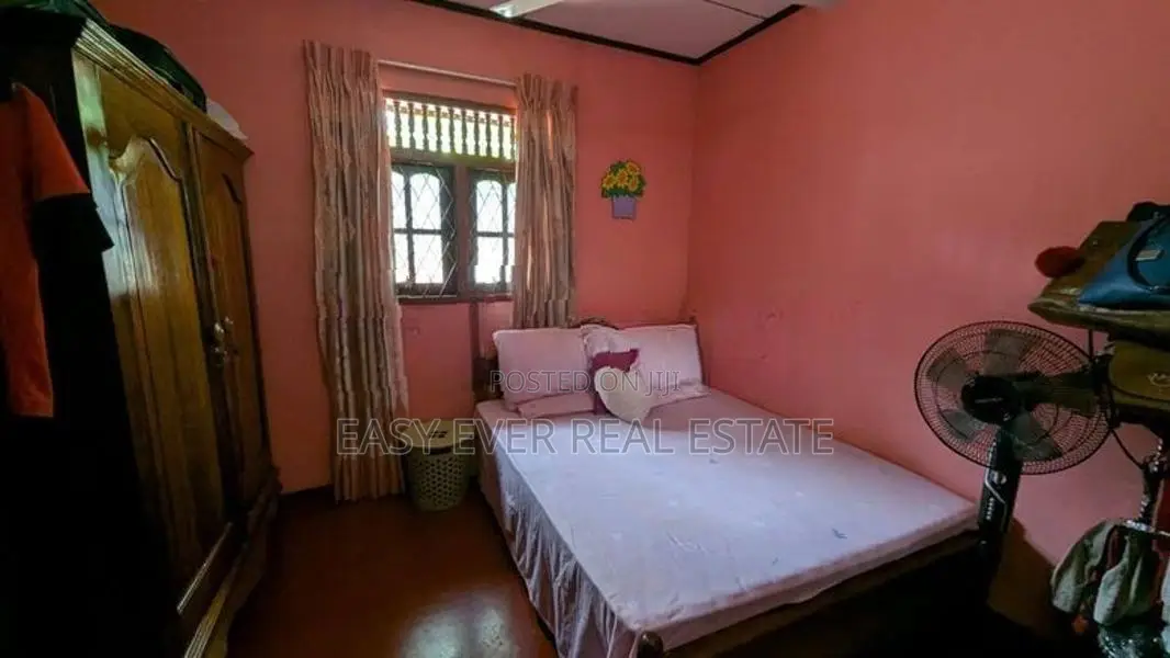 ගම්පහ වීදියවත්තෙන් නිවස විකිණීමට