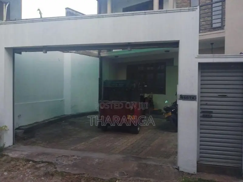 Luxury House for Sale in Bellanwila
