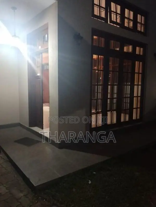 Luxury House for Sale in Bellanwila