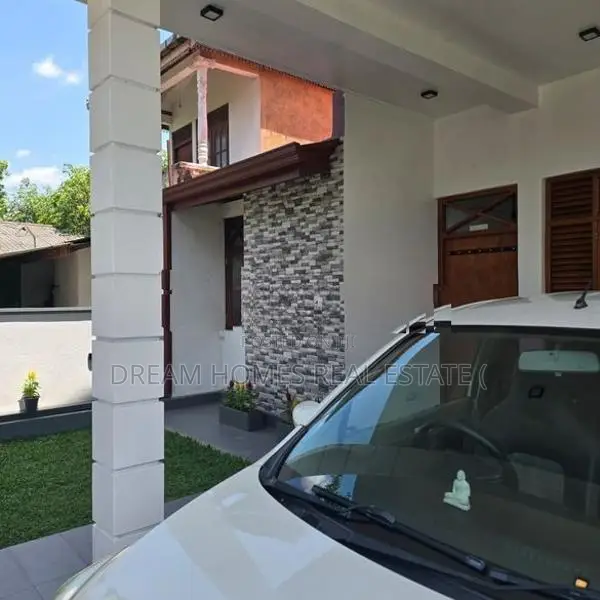 Home for Sale in Athurugiriya – Millennium City